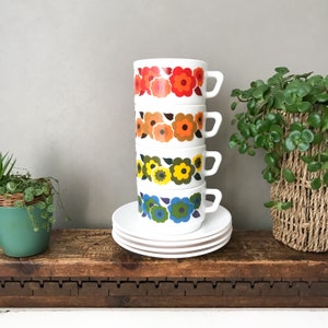 Arcopal Lotus Large Cups & Saucers,  Retro Floral Pattern Soup Cups , Coffee Cups 70's French Pyrex Kitchenware