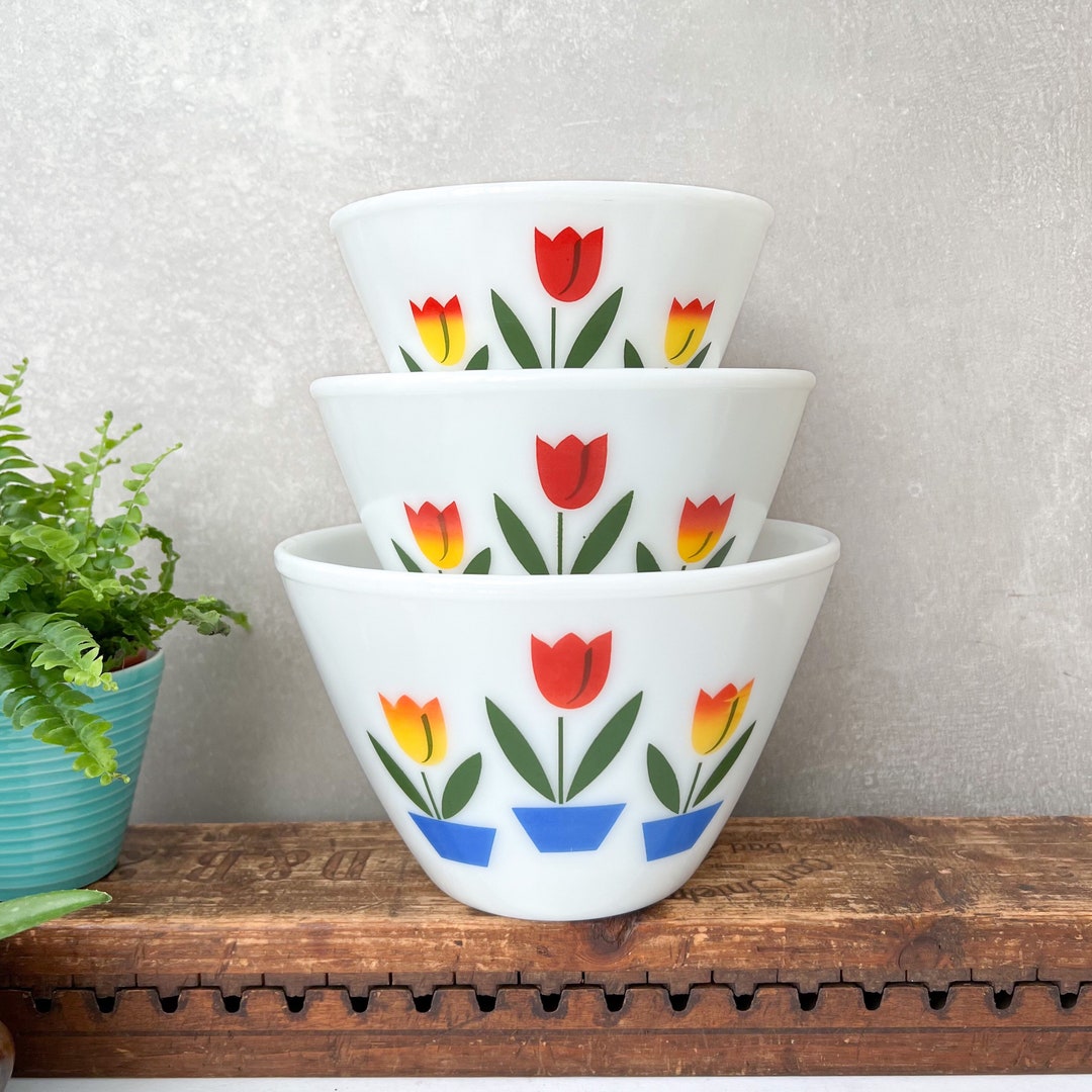 Vintage Fire King Tulip Mixing Bowls, Splash Proof Nesting Set. - Etsy