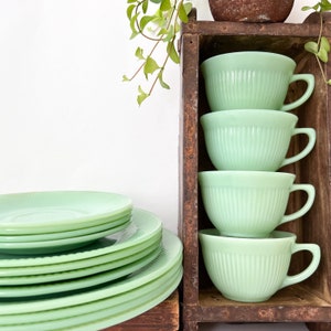 Fire King Jadeite Starter set, Jane Ray Jadeite 12 Or 16 Pieces Set, Cups & Saucer, Dinner Plate, Vintage Jadeite Dinnerware