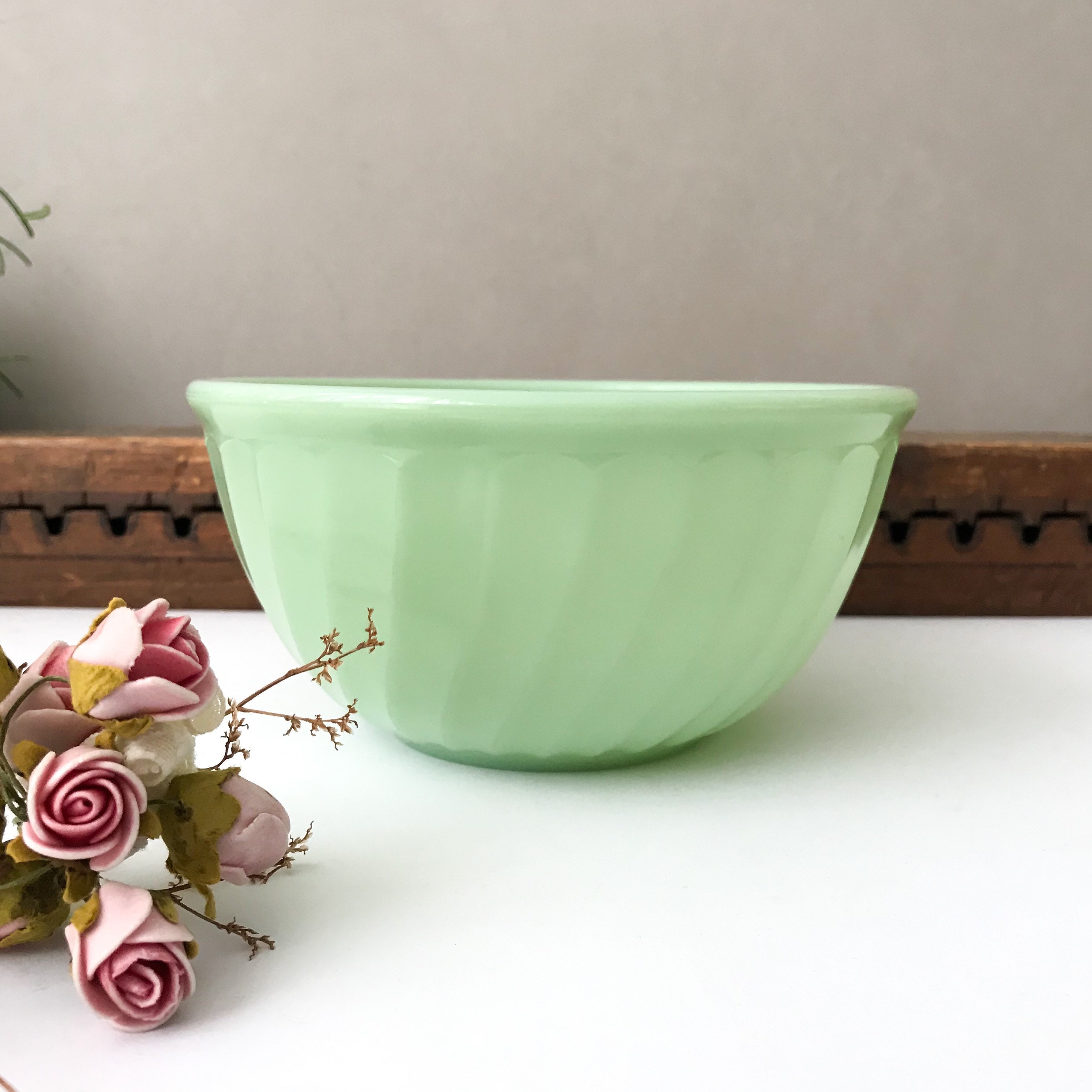 Vintage Fire King Swirl Bowls 7