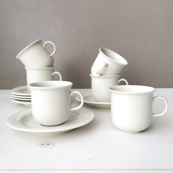 Arabia Arctica Coffee cups, White Scandinavian Tableware, Inkeri Leivo Design for Arabia Finland, Vintage Demitasse Espresso Cup.