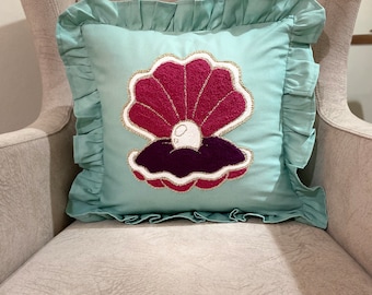 Needle embroidered punch pillow case with mussel pearl pattern