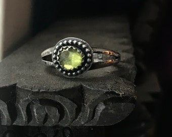 Sterling Silver Rose Cut Peridot Solitaire Ring- SZ 8.75, August Birthstone, Split Shank Band