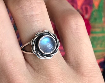 Sterling silver Rainbow Moonstone Solitaire Ring- Size 6, Split Shank Ring, Gemstone Ring, Circle Jewelry, Round Moonstone Cabochon, June