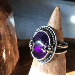 Sterling Silver Gothic Style Amethyst Ring- SZ 4.5, Split Shank Band, African Amethyst, February Birthstone, Fine Silver Bezel