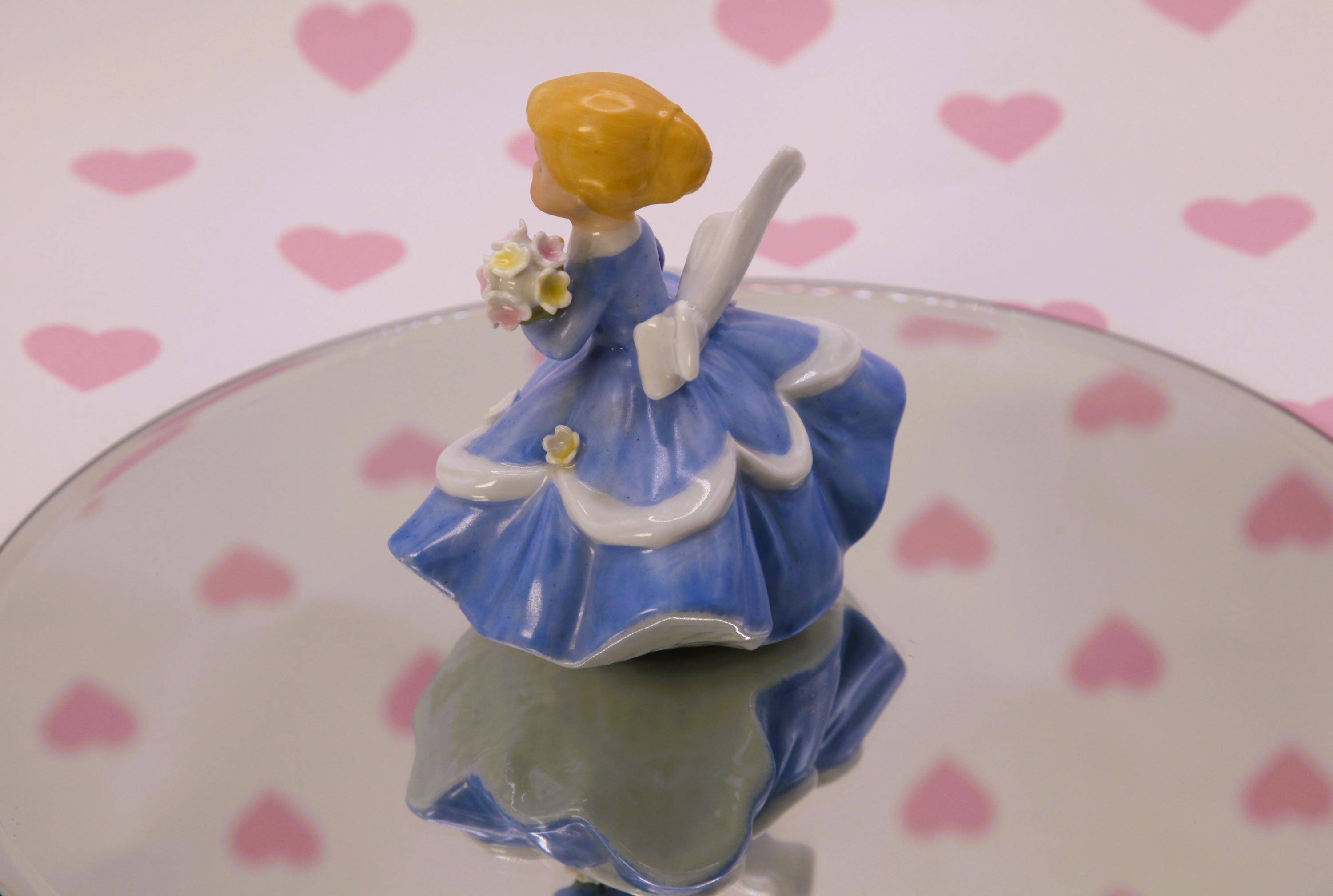 ヴィンテージ レフトン フィギュア：青いドレスを着た陶器のフラワー