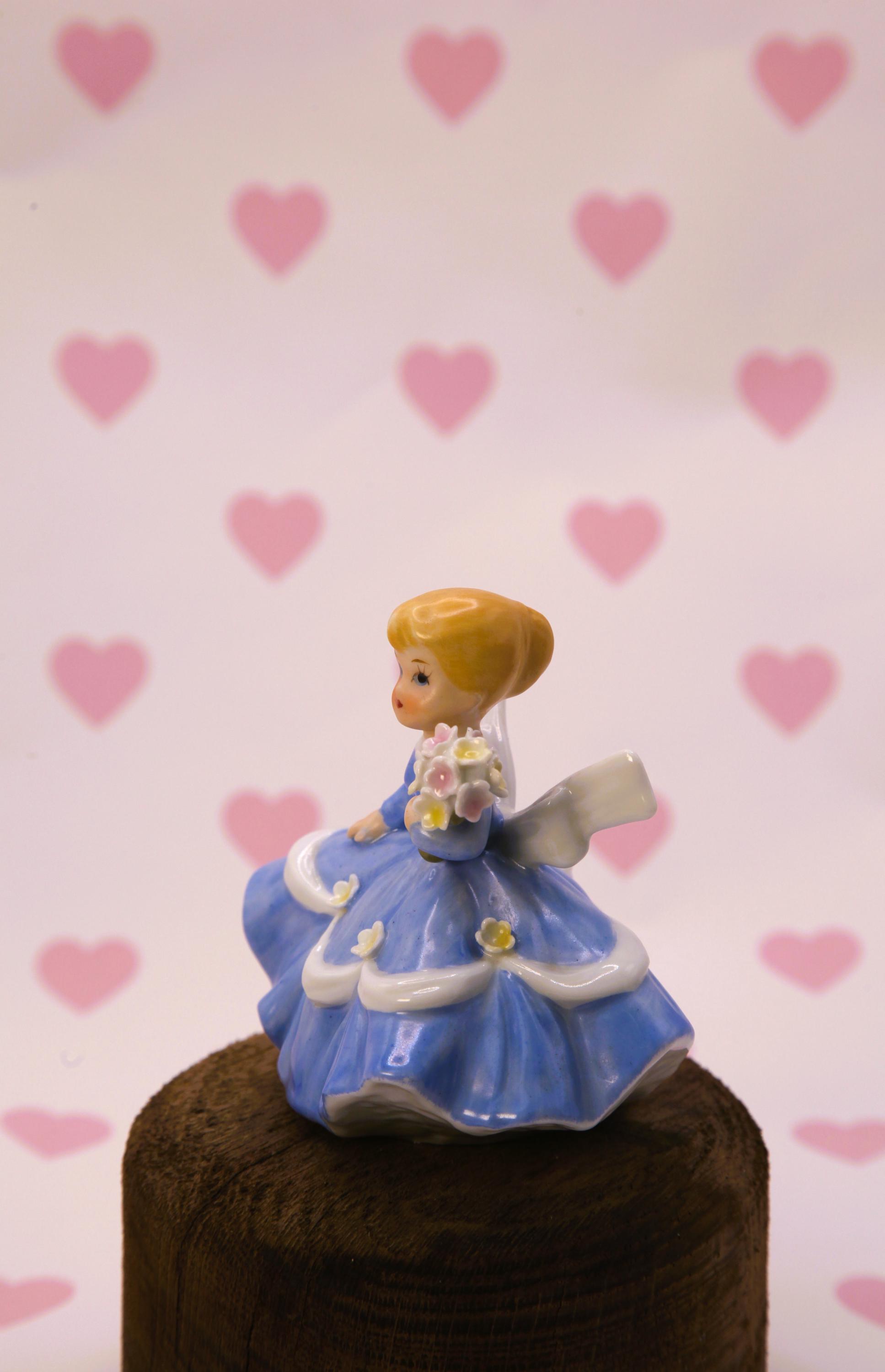 ヴィンテージ レフトン フィギュア：青いドレスを着た陶器のフラワー