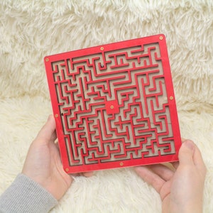 Wood Labyrinth Game: Stress Relief Brain Teaser, Anxiety Gift for Seniors
