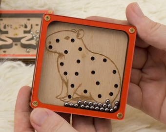 Funny Stress Relief Gift for Capybara Fans - Wooden Star Marble Maze