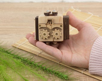 Montessori Wooden Busy Cube for Toddler, Travel toy for Baby, 1 year old Easter Birthday Gift