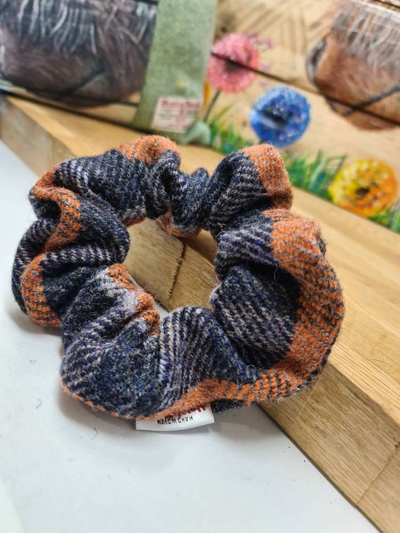 TWEED SCRUNCHIE STEEL BLUE TWEED SCRUNCHIE STEEL BLUE