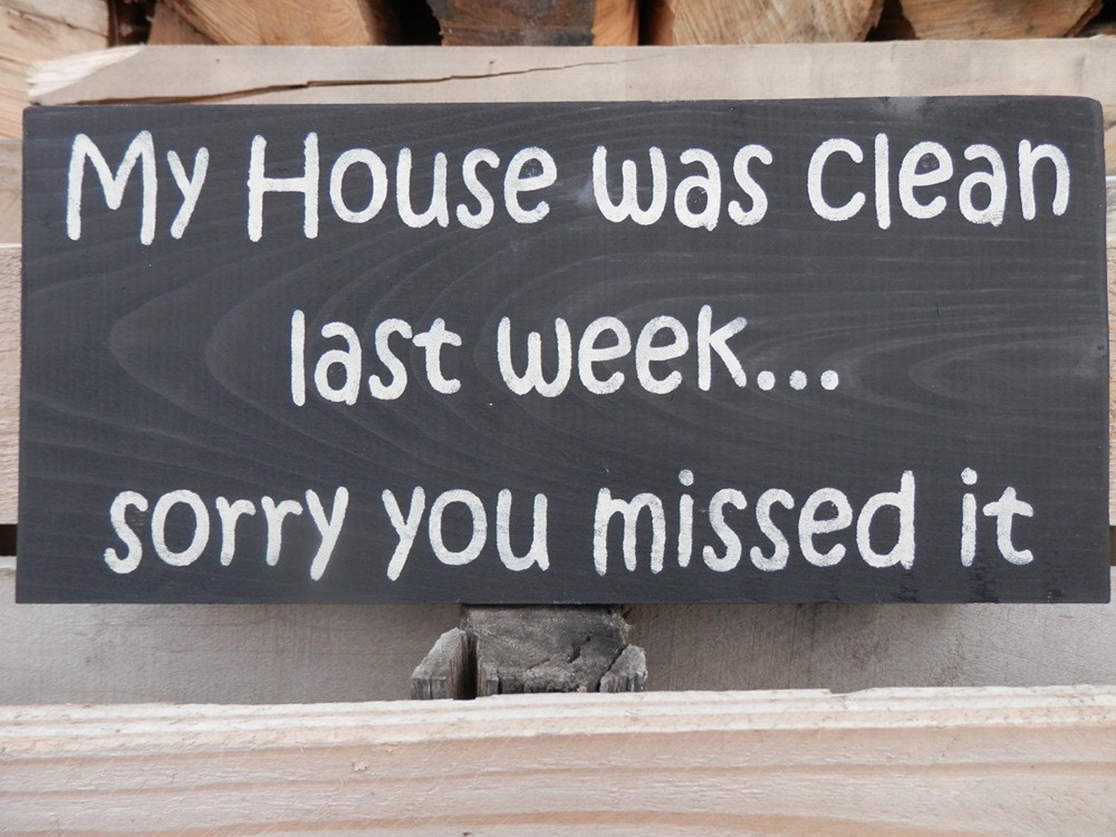 Футболка с карой делевинь. Стрит стайл футболки с принтом. Cool t-shirt funny. Last clean. Уличный стиль футболка с принтом.