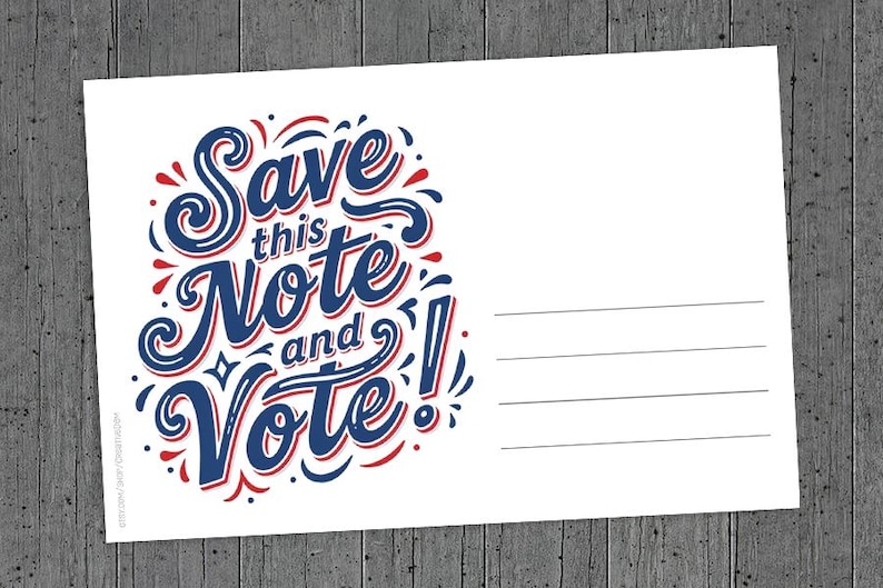 以下が含まれることがあります： 青と赤の手書き風テキスト「Save this Note and Vote!」と装飾的な渦巻きや点が描かれた白い長方形のポストカード。カードの右側には、宛先やメッセージを記入するための4本の水平線が引かれています。