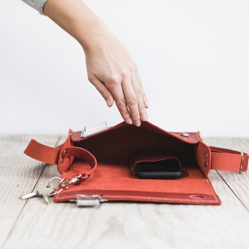 Leather bag, shoulderbag women, handmade, natural leather, leather crossbody bag, leather, saddle bag, school, nostalgia, shops HAEUTE-TONI M