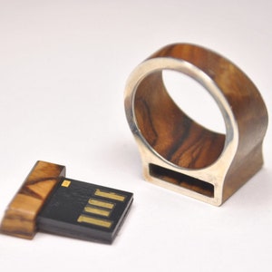 ring micro USB  32 - 64 - 128 - 256  gb made of olive wood and silver