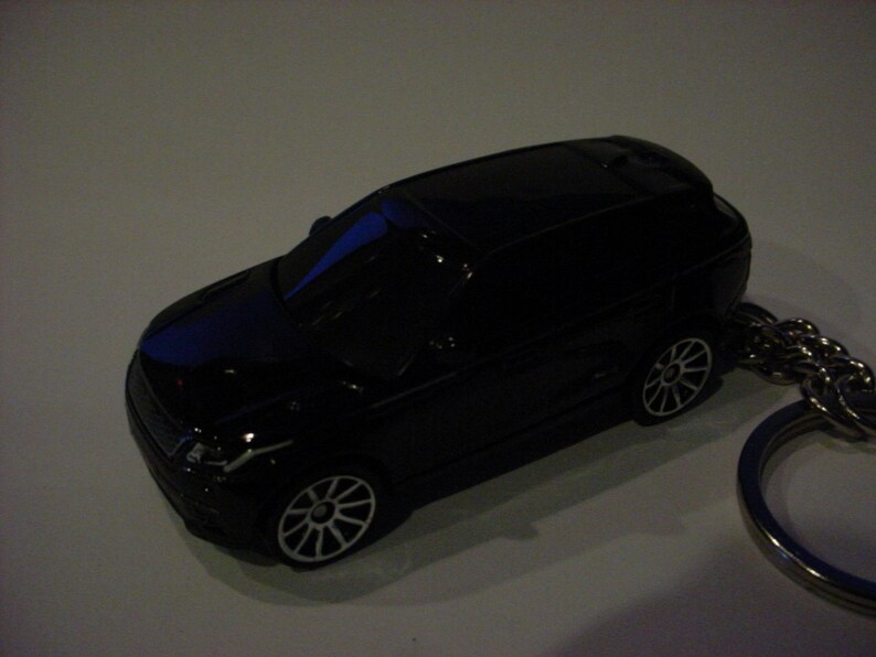 3D Land Rover Velar custom keychain by Brian Thornton keyring key chain finished in black color trim diecast metal body