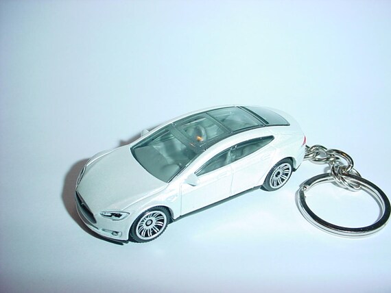 3d Tesla Model S Custom Keychain By Brian Thornton Keyring Key Chain Finished In Artic White Trim Electric Car Awd Models