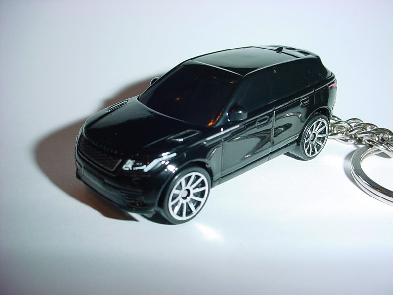 3D Land Rover Velar custom keychain by Brian Thornton keyring key chain finished in black color trim diecast metal body