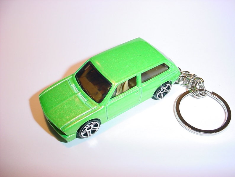 3D Volkswagen Brasilla custom keychain by Brian Thornton keyring key chain finished in green color racing trim bug diecast metal body vw