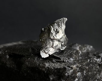 Abstract textured ring. Statement ring. Raw sterling silver ring 7 US size. Brutalist oxidized ring. Artisan ooak jewelry