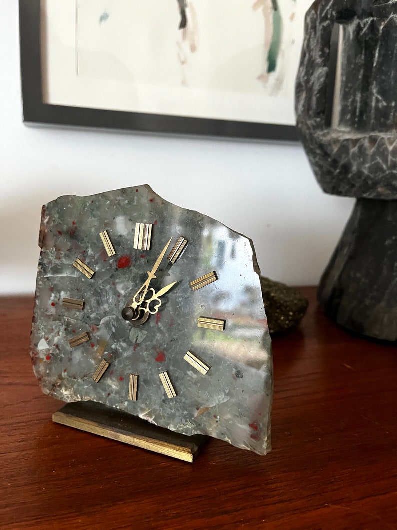 Vintage agate table clock, 70s brass table clock, stone mantel clock image 4