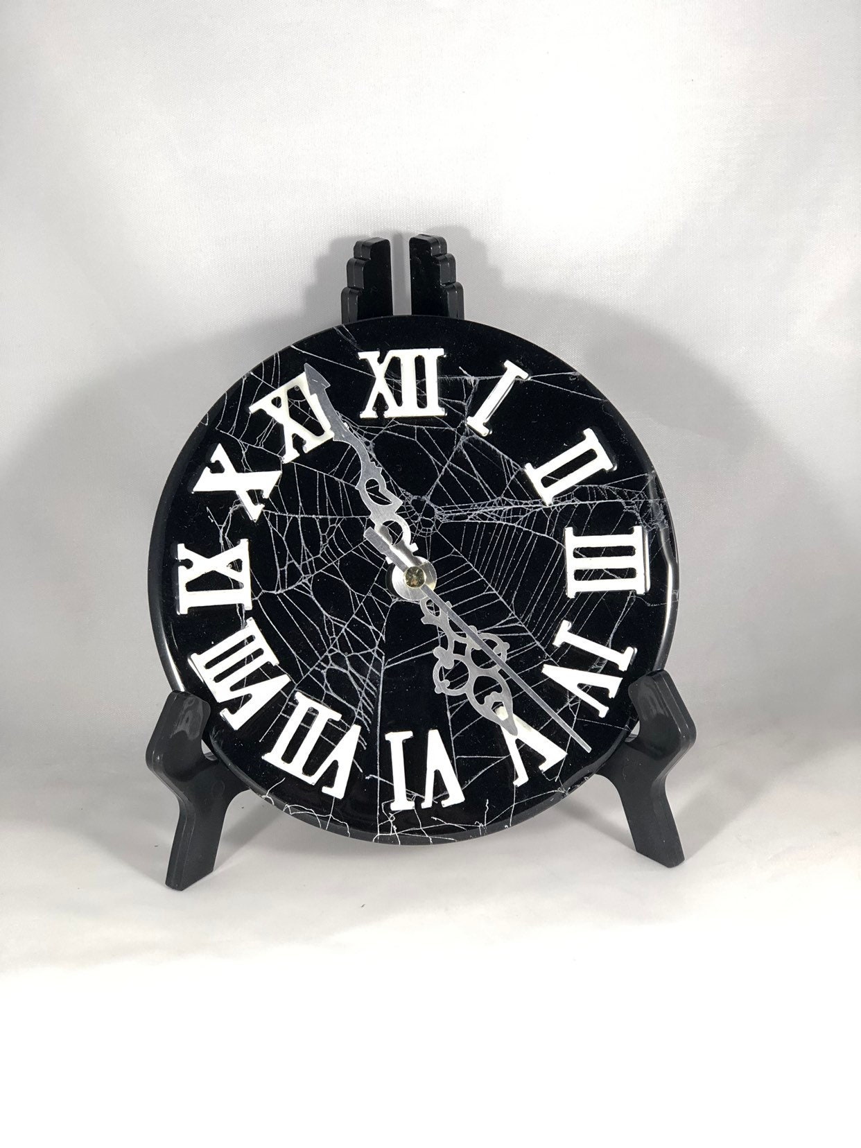 Real Spider , Spider  Clock, Spider  Home Decor, Gothic Clock