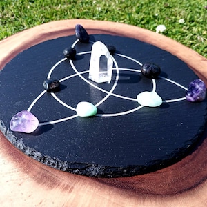 Triquetra knot Crystal Grid - Sacred Geometry - Slate - Gridding - Healing - Altar