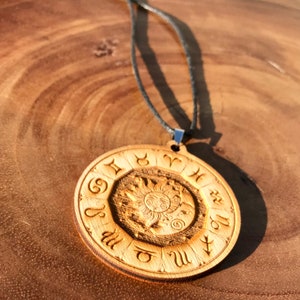 Collana Zodiac Wheel , Segni Stellari , Astrologia , Astrologica , incisa , tarocchi, wicca, altare, arte murale