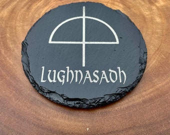 Imbolc - Ostara - Beltane - Litha - Lughnasadh - Mabon - Samhain - Yule , Wicca annual cycle of seasonal festivals, wicca, pagan, altar