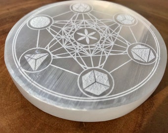 Pure Seleniet Metatron Cube oplaadplaat met daarin de Platonische Lichamen, Heilige Geometrie, Seleniet kristalraster