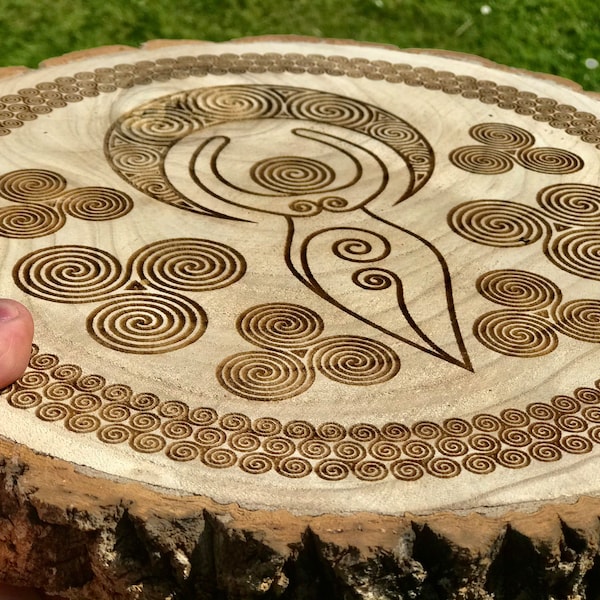 Spiral Goddess - Mother Earth - Gaia - Crystal Grid - Altar - Sacred Geometry - Slate - Gridding - Healing -  natural log slice