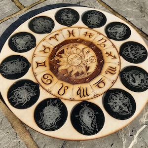 Ruota zodiacale extra large, segni stellari, astrologia, astrologica, incisa con inserti in ardesia, tarocchi, wicca, altare, arte murale