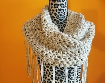 Chunky crochet infinity scarf with fringes