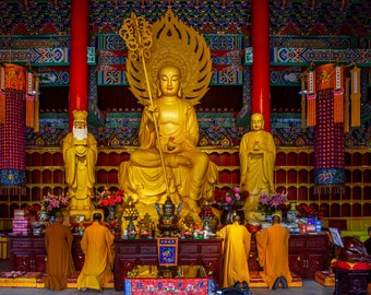 Buddhist Temple, Anning, China - photograph by Nathaniel C. Shannon