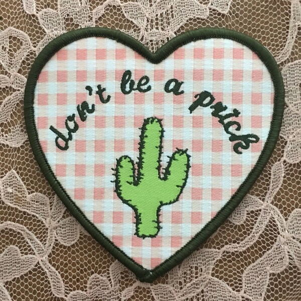 Naszywka w kształcie serca z motywem kaktusa "nie bądź dupkiem" ~ Pastelowa różowa kratka ~ Sassy Cute Botany DIY Feminist Cacti Lover