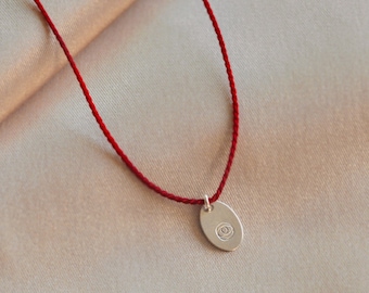 Sterling Silber Red String Seide Evil Eye Halskette. Schutzamulett, Talisman. Eleganter Schutz, Glück, Glücksbringer Schmuck. Echte Seide.