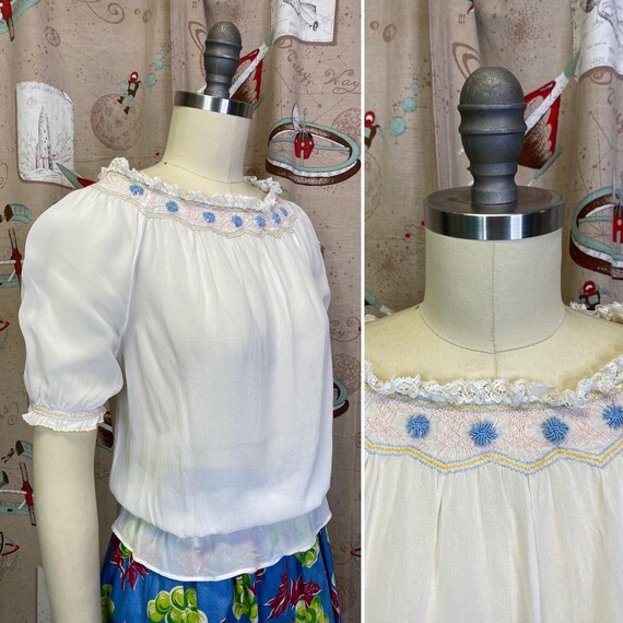 Vintage 1940s Blouse • Peasant Blouse with Blue Fl