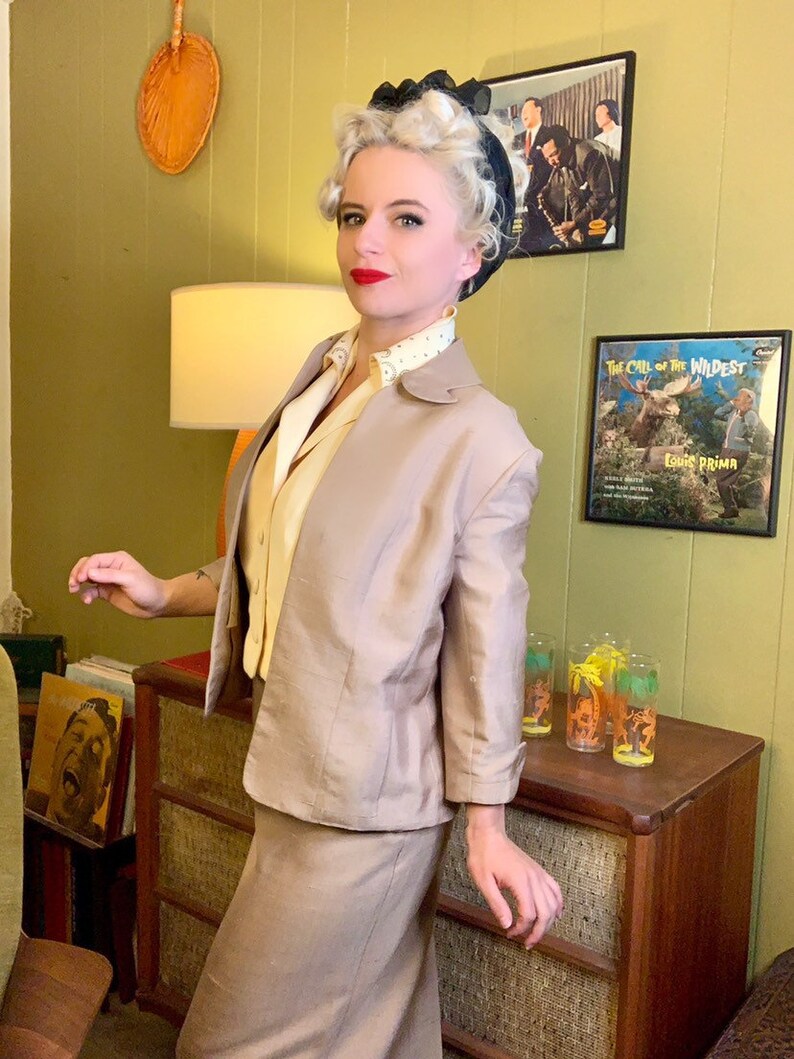 Vintage 1940s Suit \u2022 Taupe Skirt and Blazer Set with Scalloped Cuffs /& Collar \u2022 Small