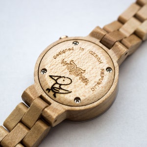 Free shipping Elegant Women Minimalism Wooden Watch Made from Maple Wood With Czech Design Custom Engraving, Christmas gift, Wedding gift image 4