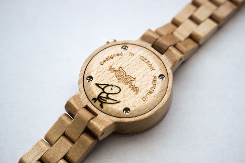 Free shipping Elegant Women Minimalism Wooden Watch Made from Maple Wood With Czech Design Custom Engraving, Christmas gift, Wedding gift image 4