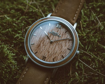 Unisex wood watch leather strap, custom free engraving on the band. Best gift for a boy. Natural Walnut wood.