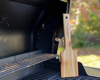 Wood BBQ Scraper | BBQ cleaner | BBQ Tool | Cedar Scraper