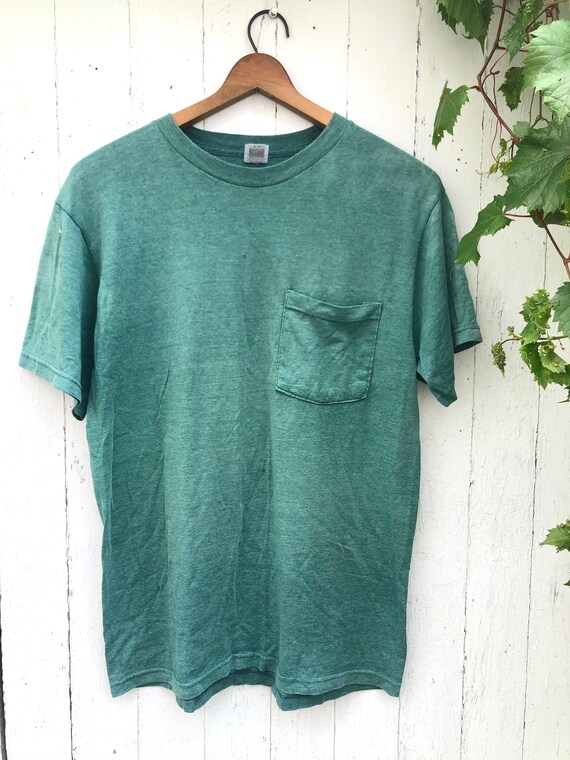 Vintage green thin thrashed pocket tee shirt 1990s 90… - Gem