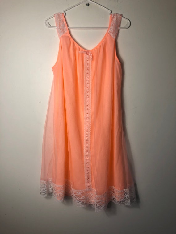 Vintage 1960s 1970s peach nightie peignoir orange