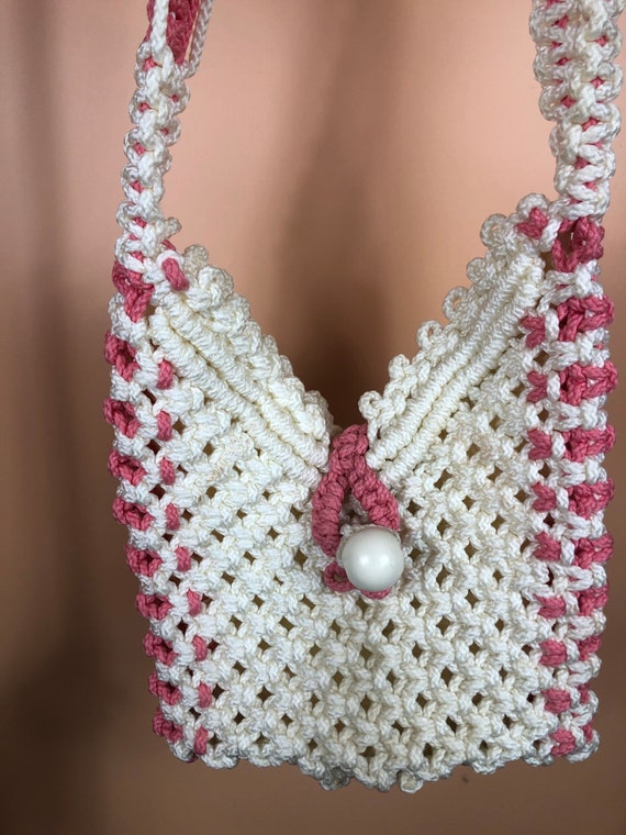 Vintage 1970s 70s chunky macrame purse pink white… - image 3