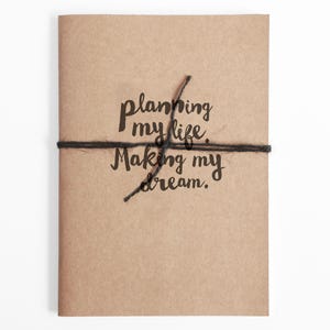 A5 Notizbuch, Notizbuch, Notizbuch, Dot Grid, recyceltes Notizbuch mit Zitat ""Planning my life makes my dream""."
