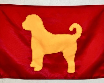 ゴールデンドゥードルの犬用旗：手縫いアップリケ（様々なサイズ・形状）