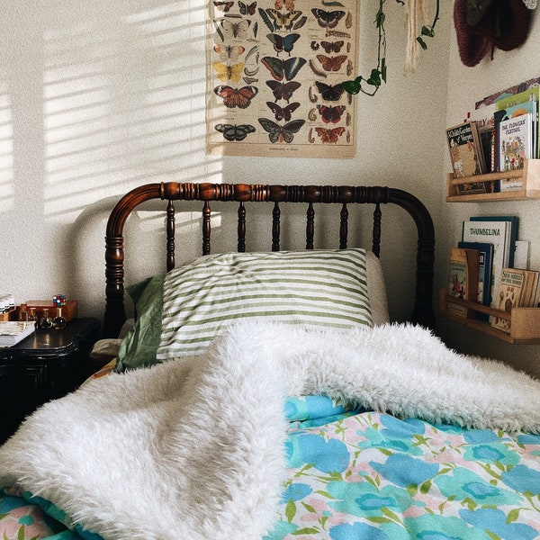 Comforter, Twin Bedspread, Vintage  floral Sheet, Vintage Blanket, Handmade, Vintage Bedspread,