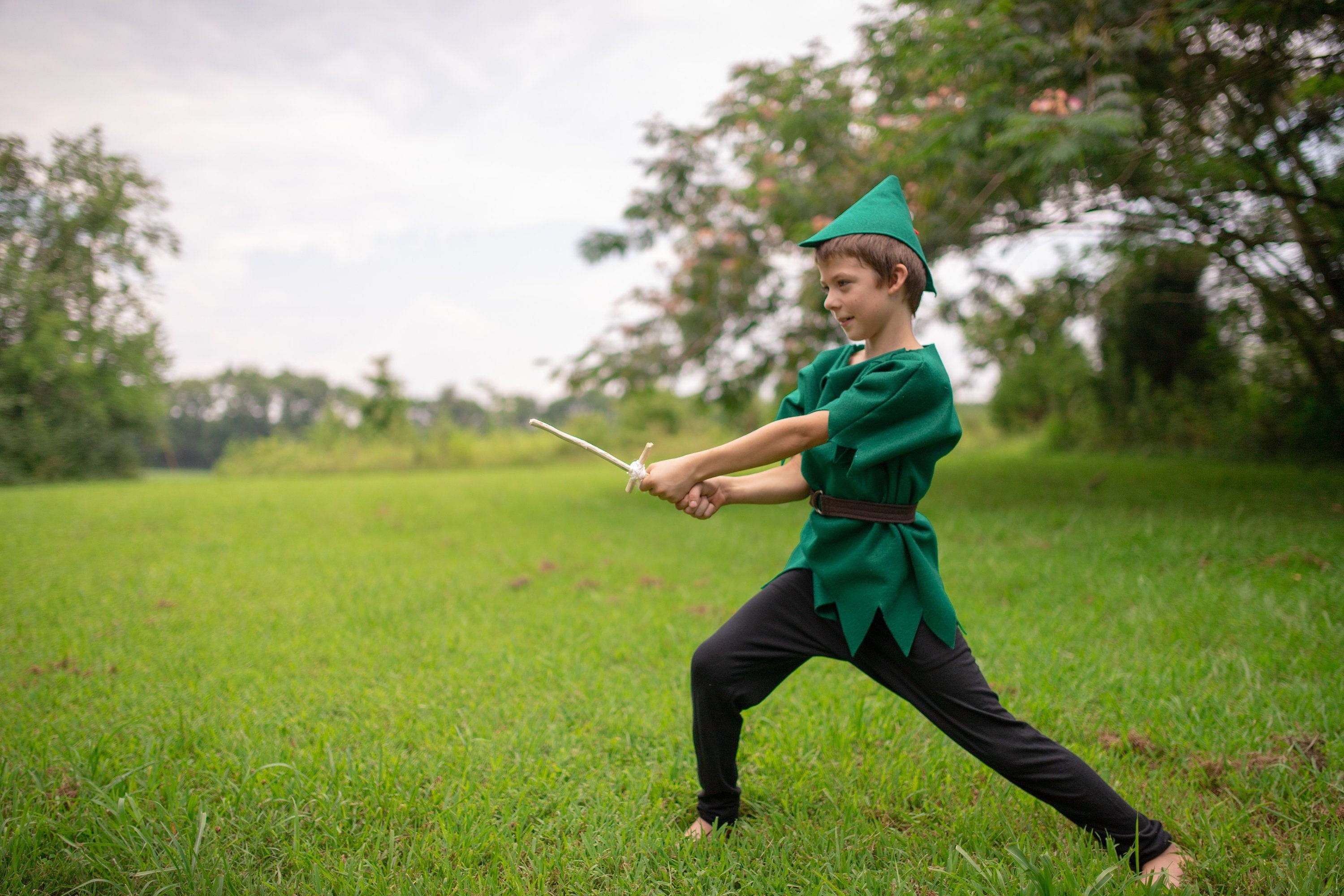 Disfraz de Peter Pan/Robin Hood de 3 piezas de fieltro para jugar a  disfrazarse. Ideal para niños y niñas en Halloween. Tallas disponibles para  niñas. Hecho a mano. - Etsy México, image size:3000x2000