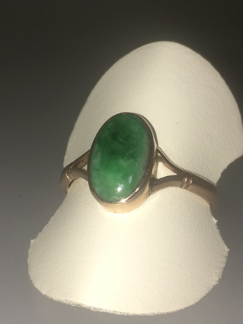 Oval Cabochon Jade in 9K Yellow Gold Free Shipping /& Re-Sizing!